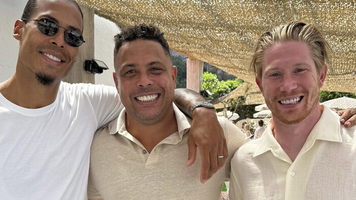 ФОТО. Яка зустріч! Роналдо поспілкувався з Де Брюйне та ван Дейком