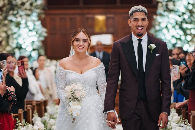 ФОТО. Футболист Барселоны наконец женился. Они вместе с 16 лет