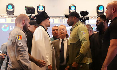 ДЕВИС: «В реванше Усик – Дюбуа его хватит на пять раундов»