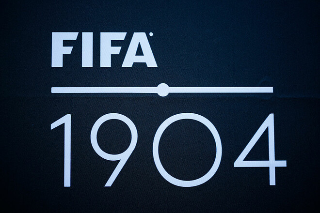 ФИФА хочет зарабатывать не только на футболе. Отныне – это бренд одежды