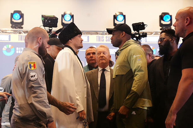 ДЕВИС: «В реванше Усик – Дюбуа его хватит на пять раундов»