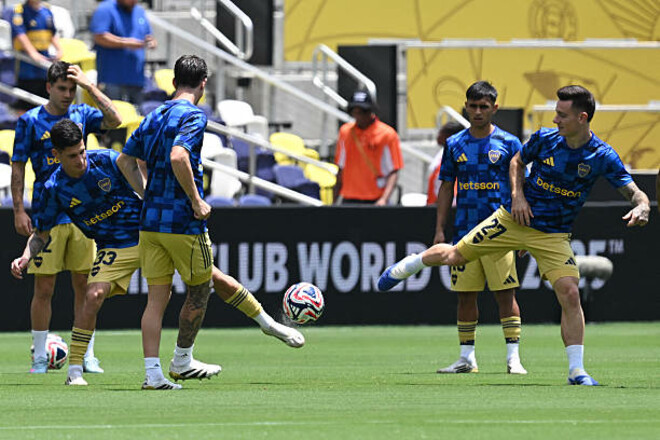 Кавани в основе. Обнародованы стартовые составы: Окленд Сити и Бока Хуниорс