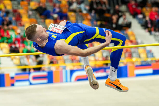Стрибки у висоту. Дмитро Нікітін виграв золото на змаганнях в Остраві