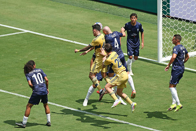 ВИДЕО. Бока Хуниорс ведет в счете после первого тайма благодаря автоголу