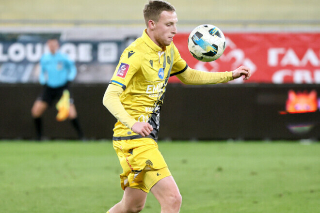 ОФІЦІЙНО. Клуб УПЛ попрощався з черговим гравцем, розірвавши контракт