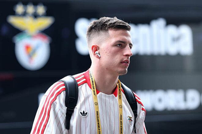 Звезда Бенфики похвалил Трубина за суперигру в матче с Баварией