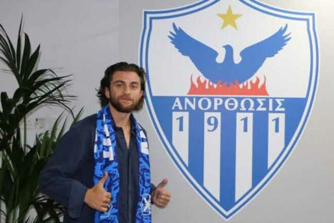 Первым новичком Вереса станет греческий защитник, выступавший за АЕК