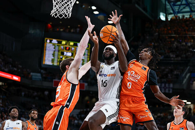 Без шансов для соперника. Реал стал 16-кратным чемпионом Испании