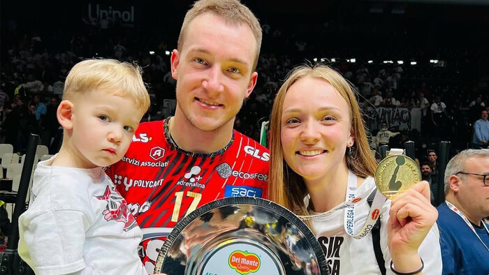 ФОТО. У бывшего волейболиста сборной Украины родилась дочь