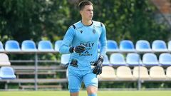 Вратарь поехал в Польшу. Рух продолжает терять игроков