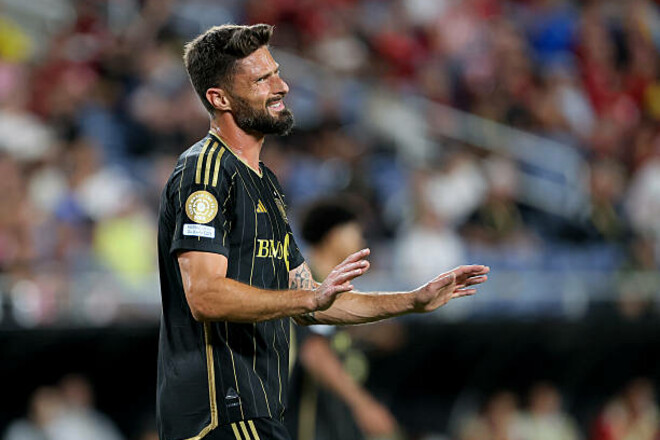 Переговори тривають. Рекордсмен збірної Франції може повернутися до Європи