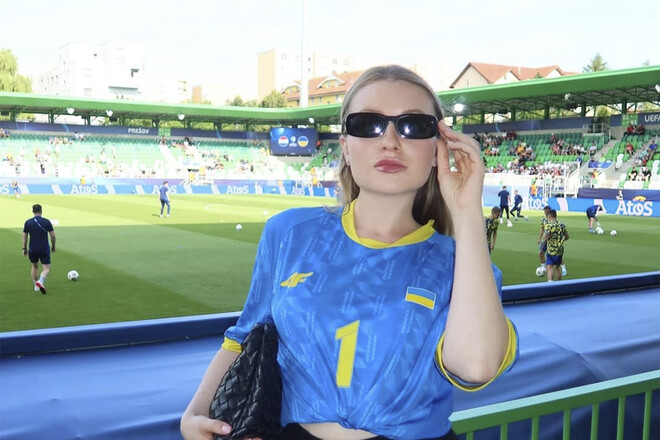 ФОТО. Где отдыхает девушка голкипера сборной Украины. Не в Украине