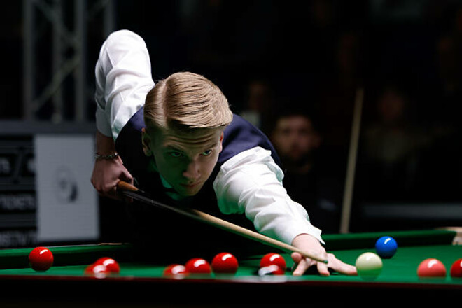 Юлиан Бойко – Коннор Бензи. Квалификация British Open. Смотреть онлайн LIVE