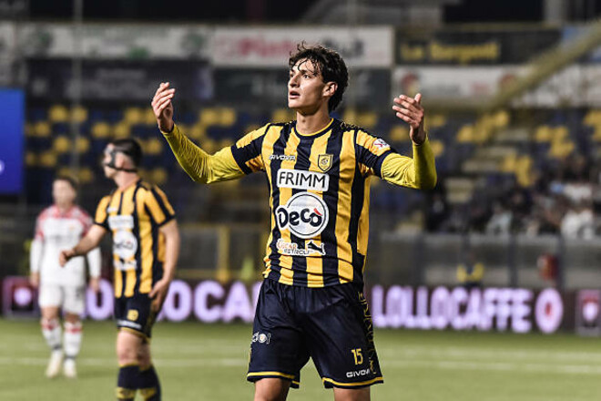 OFFICIALLY. Lazio bought a great -grandson of Italian dictator