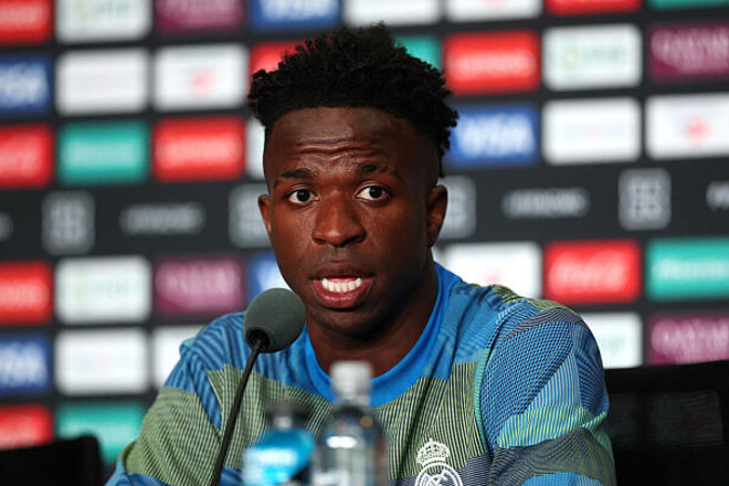 «Я надеюсь...». Винисиус назвал клуб, в котором продолжит карьеру