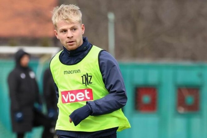 Ордабаси перехватив українського півзахисника у Буковини