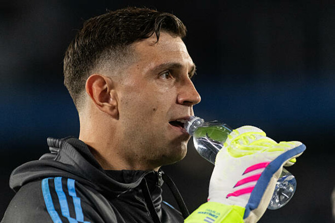 Лучший голкипер мира намерен продолжить карьеру в чемпионате Англии