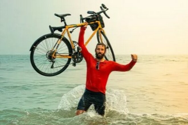 Эпичный триатлон. Британец завершил уникальную дистанцию на Эвересте