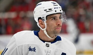 НХЛ. Торонто продлил контракт с одним из лидеров команды