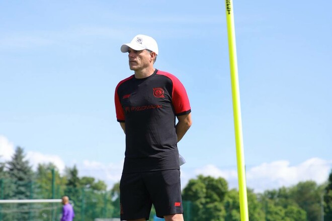 ОФИЦИАЛЬНО. Кривбасс назвал нового помощника ван Леувена. Это иностранец