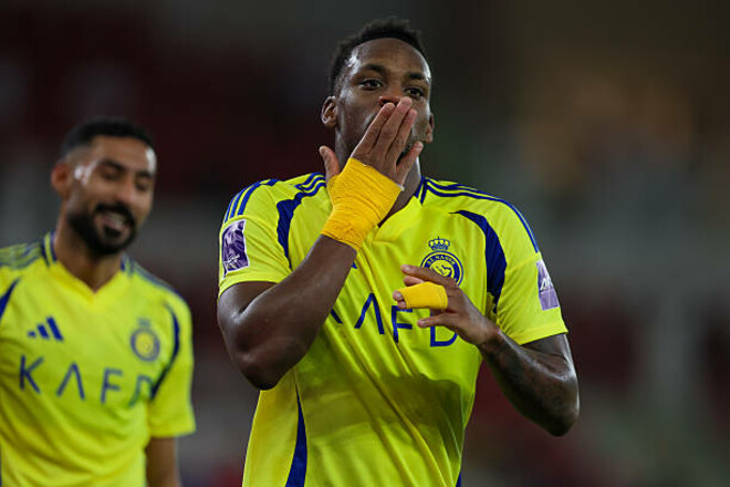 Фенербахче закрывает трансфер 77-миллионного нападающего. Романо подтвердил