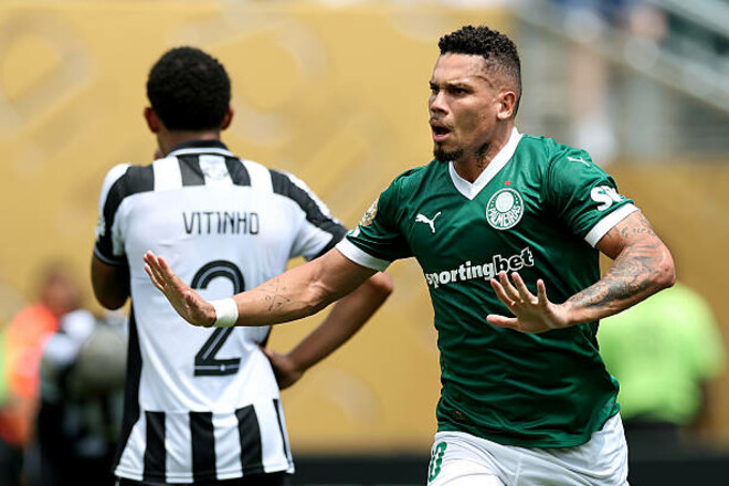 ВИДЕО. В игре Палмейрас – Ботафого был забит первый гол в матче на 100 мин