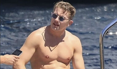 ФОТО. Где и как отдыхает Виктор Дьекереш. Его хотят Арсенал и МЮ