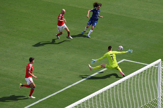 ВИДЕО. Трубин совершил крутой сейв одной рукой в матче Бенфика – Челси