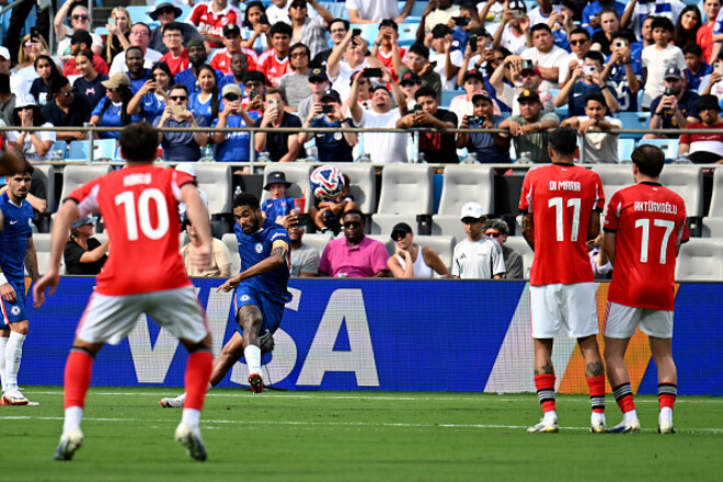 ВІДЕО. Помилка Трубіна? Ріс Джеймс зі штрафного вивів Челсі вперед