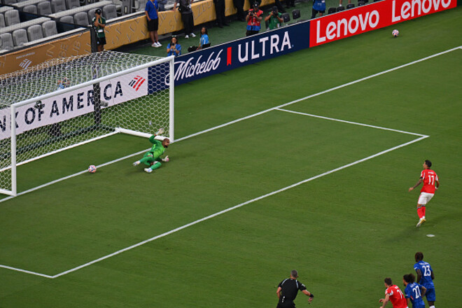 Игру прервали на два часа. Матч КЧМ Бенфика – Челси перешел в овертаймы