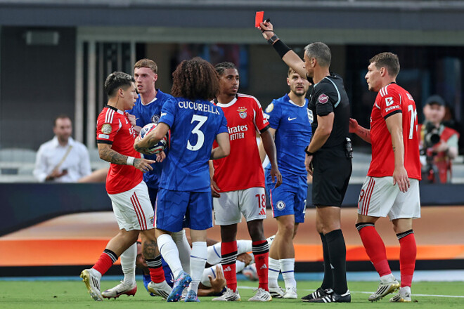 ВИДЕО. Трубину приготовиться: Бенфика осталась в меньшинстве против Челси