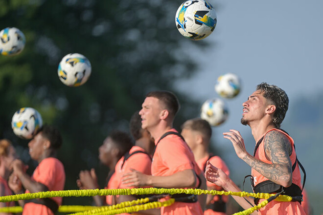 ФОТО. Тренировка Шахтера. Горняки провели аж три занятия за день