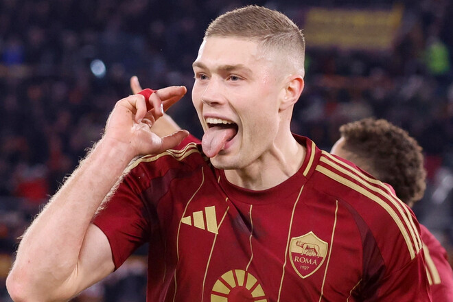 Довбика предложили подписать известному клубу, который стал чемпионом