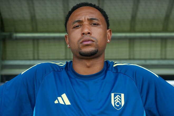 ОФІЦІЙНО. Клуб АПЛ продовжив контракт із гравцем, який відмовив Евертону