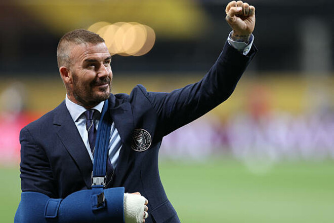 VIDEO. PSG President after the match handed Beckham a noun T -shirt