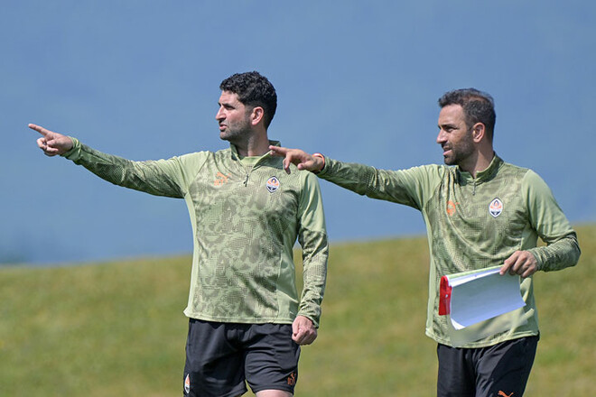 ФОТО. Тренировка Шахтера. Прокачали мышцы и выполнили рондо