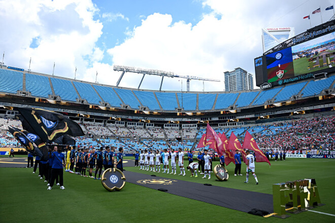 ФОТО. Финалист ЛЧ проводит матч 1/8 финала КЧМ на полупустом стадионе