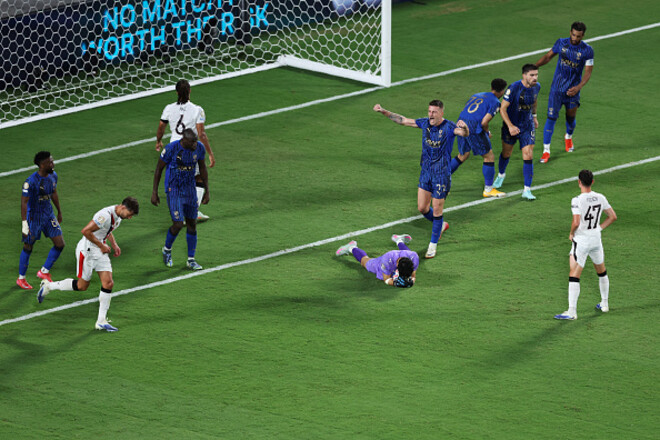 Дві гучні сенсації. Визначено третю чвертьфінальну пару КЧС-2025