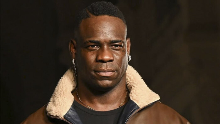 ФОТО. Известный футболист дебютировал в роли модели на парижском подиуме