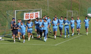 ФОТО. Тренування Динамо. Навантаження під палючим сонцем