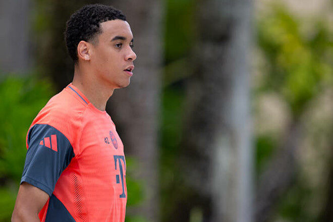 Лотар Маттеус, Ар'єн Роббен. Джамал Мусіала став новою десяткою Баварії