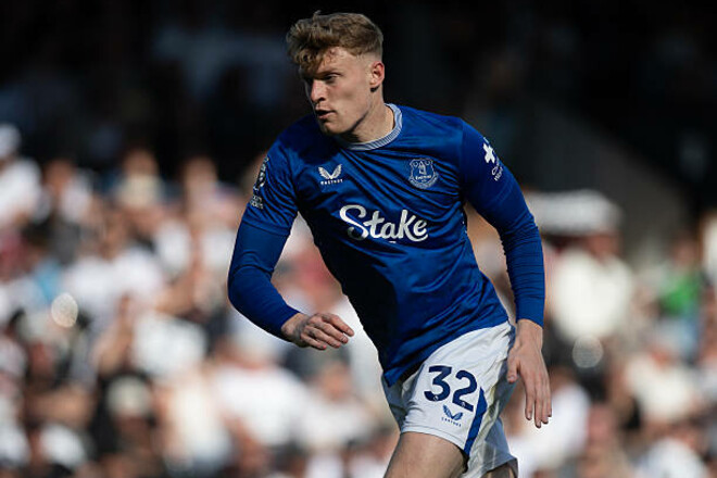 ОФІЦІЙНО. Евертон уклав нову угоду з центральним захисником