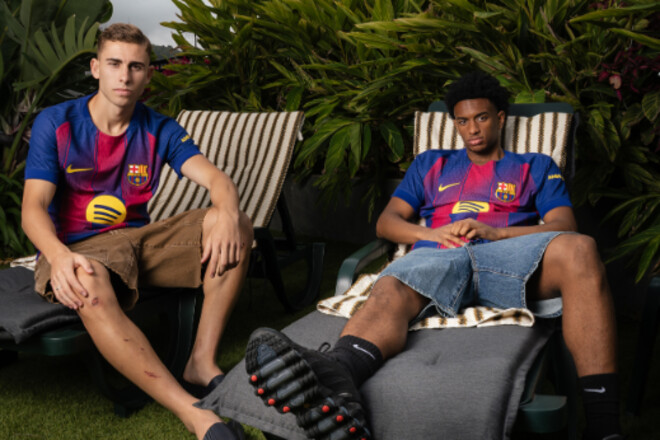 ВИДЕО. Барселона представила новую домашнюю форму