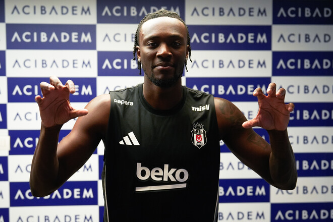 ОФІЦІЙНО. На радість Довбику. Рома позбулася ексфорварда Челсі