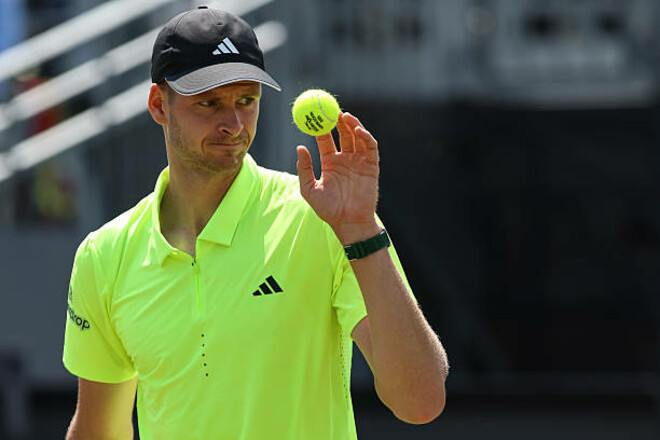 Первая ракетка Польши перенес артроскопию коленного сустава