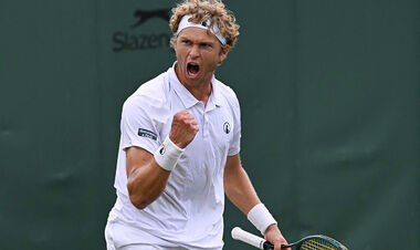 Квалифаер из 2-й сотни выбил 23-ю ракетку с Уимблдона, отыграв 3 матчбола