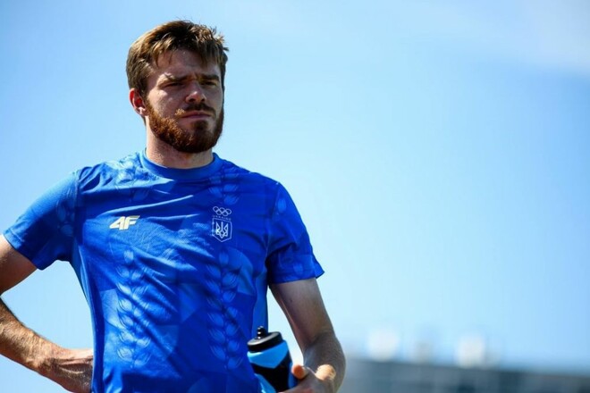 There are two suggestions. Ukrainian can go to the top championship for big money