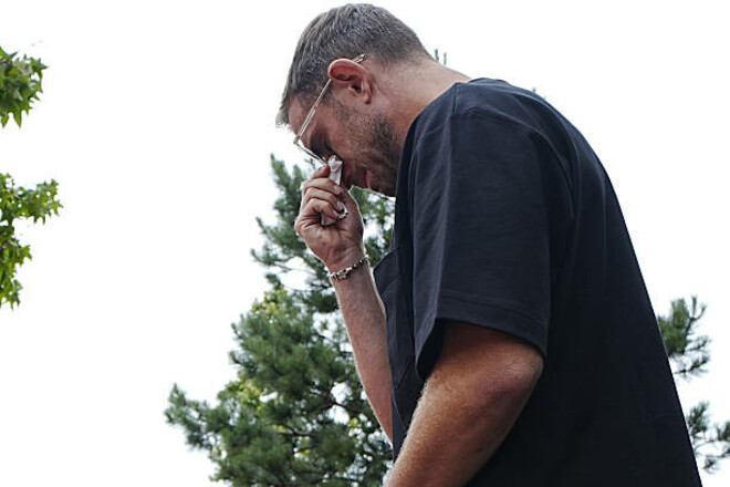 ФОТО. Экс-капитан Ливерпуля не сдержал слез во время прощания с Жотой