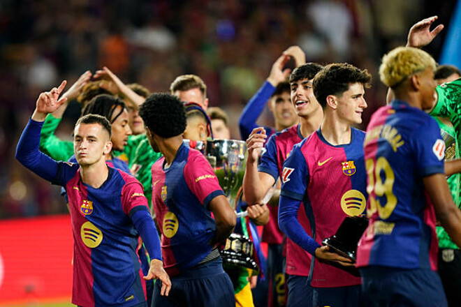 Интерес из Англии. Флик запретил Барселоне продавать двух футболистов