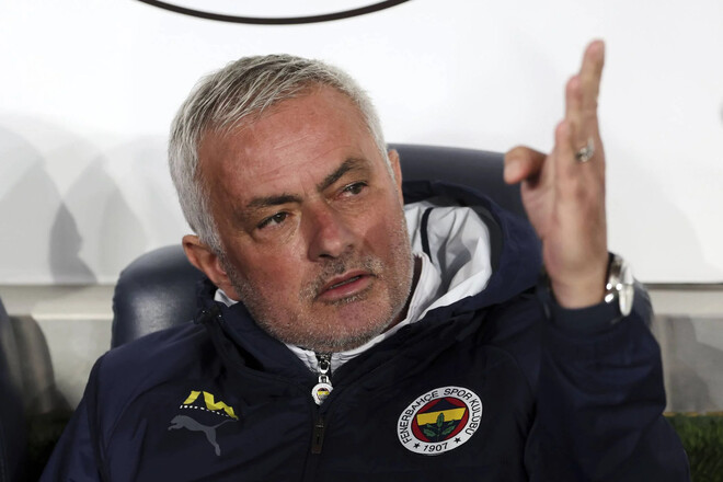 Жозе МОУРІНЬО: «Я в це не вірю. Мені дуже важко»